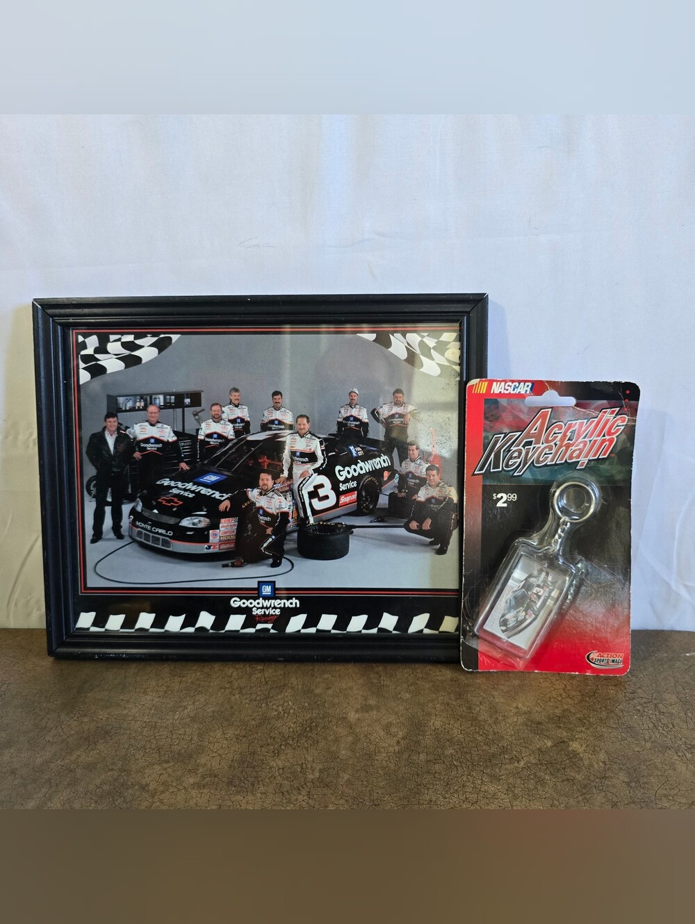 NASCAR Dale Earnhardt 8x10 Photo Frame Checkered Pattern Wall Mount w/ keychain